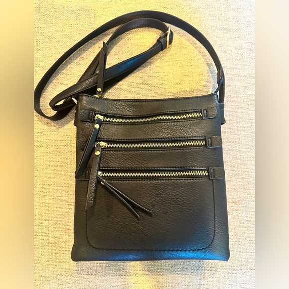 Concealed Carry Purse, CCW Gun Handbag black Faux Leather w/key EUC - Picture 1 of 5